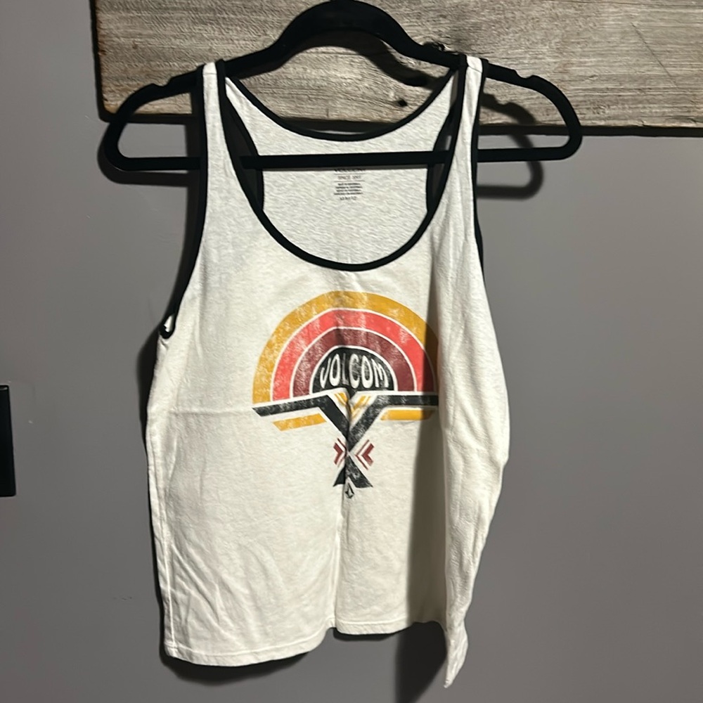 VOLCOM ringer arrowhead, sun tank